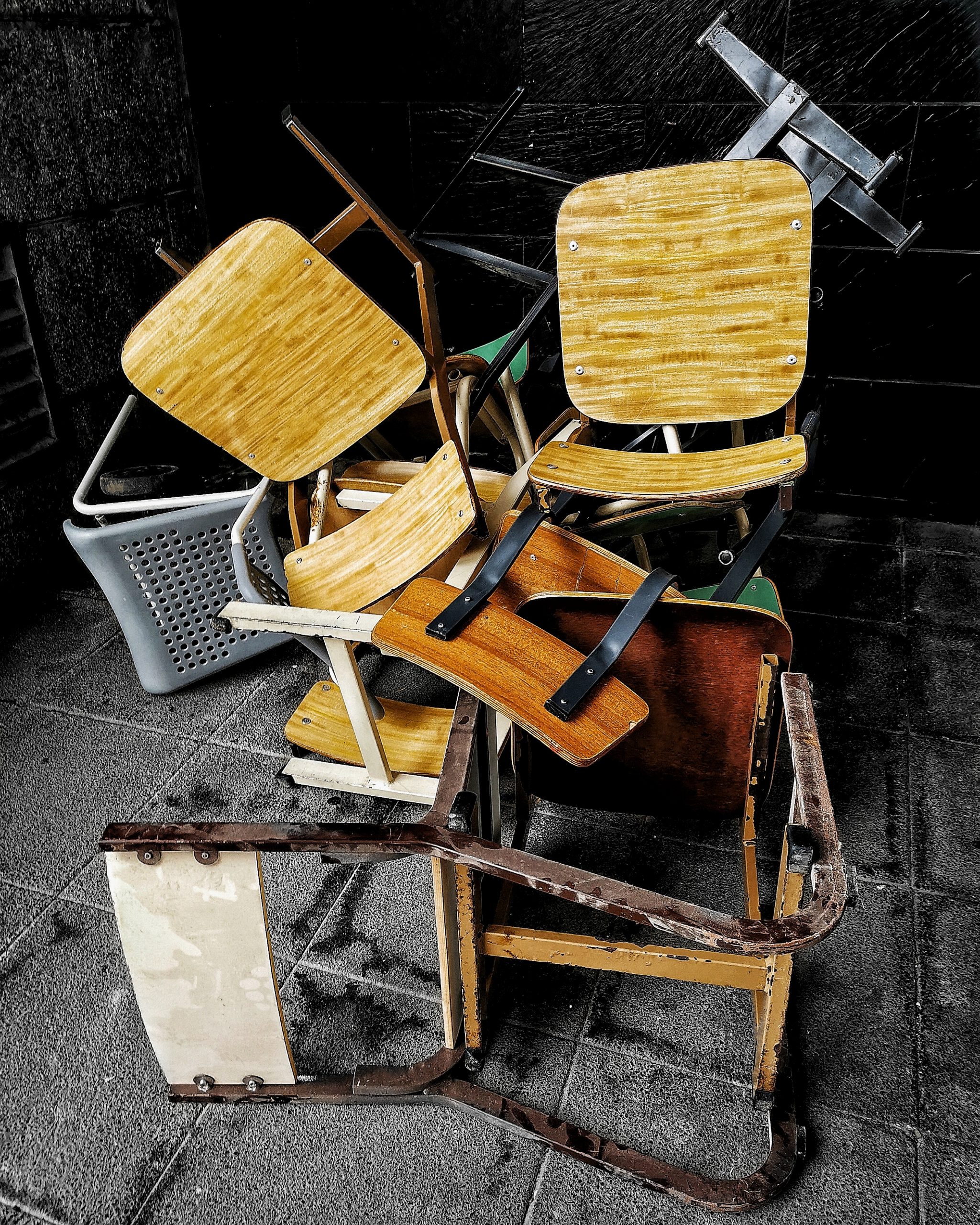 Desaturado Selectivo | Donde unos ven basura… | Momentos Splash (Cut Out). Fotografía Creativa Ibarakaldo