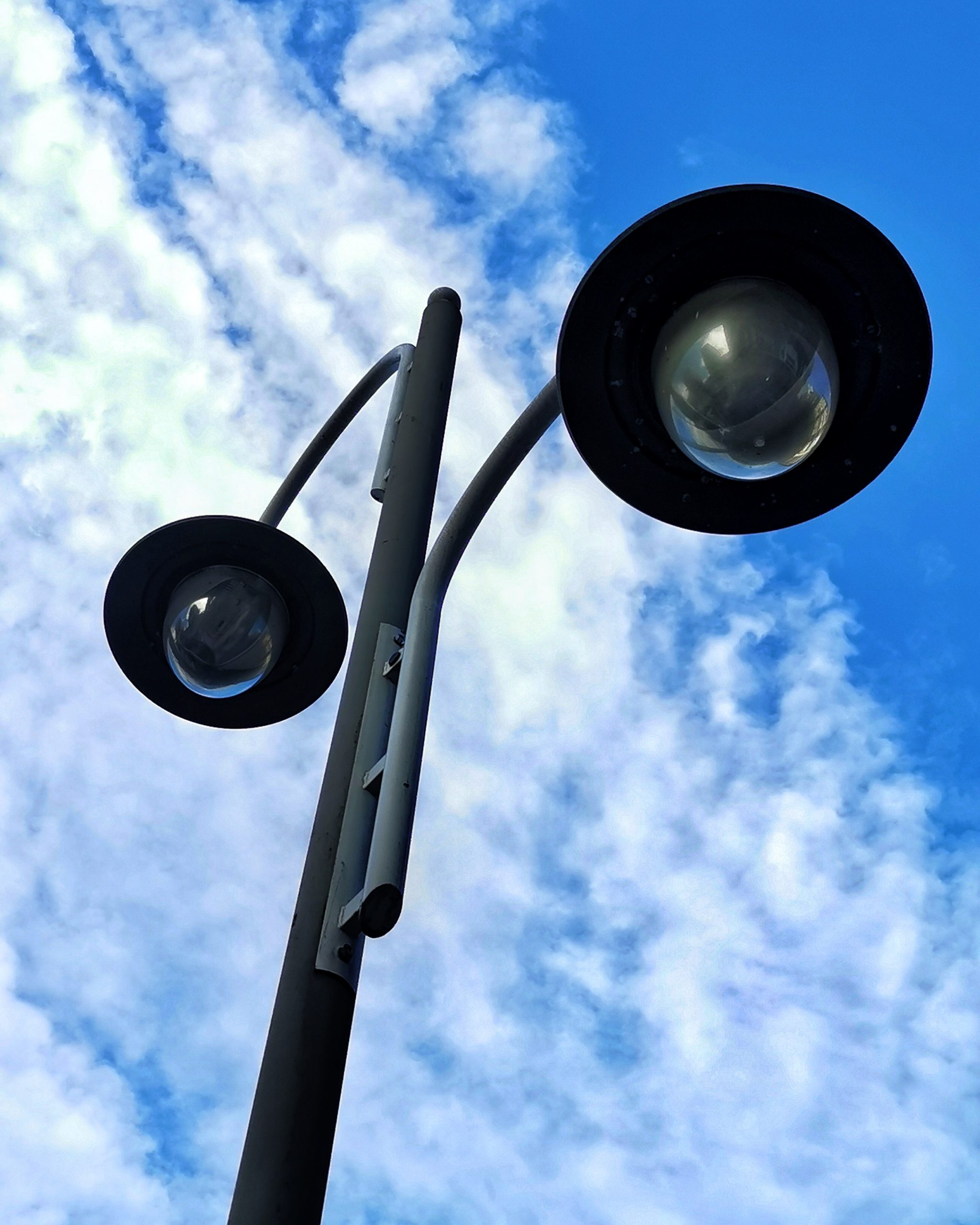 Mirando… – Fotografía creativa móvil en Barakaldo | Ibarakaldo