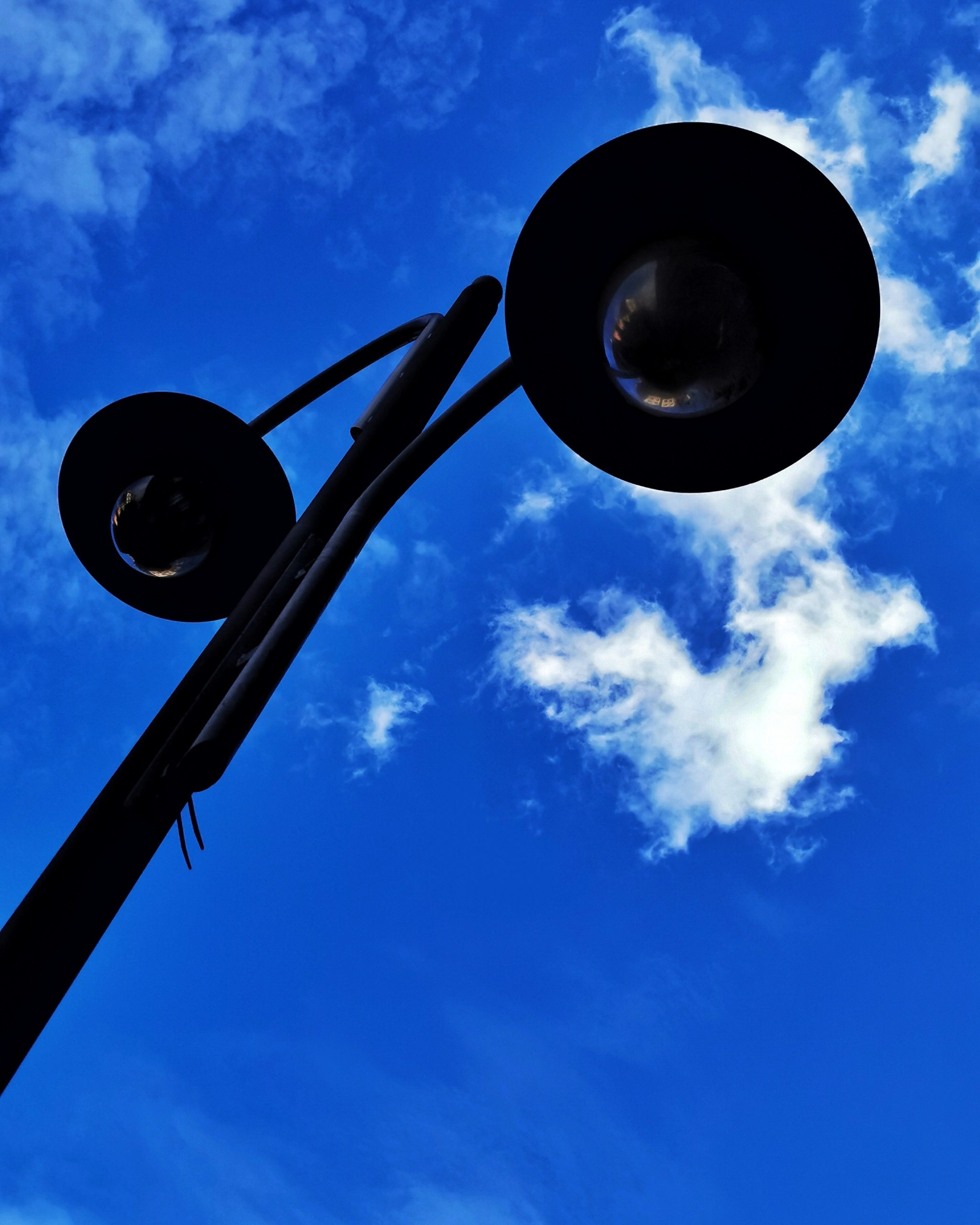 Podemos tener todos los medios de comunicación del mundo… – Fotografía creativa móvil en Barakaldo | Ibarakaldo