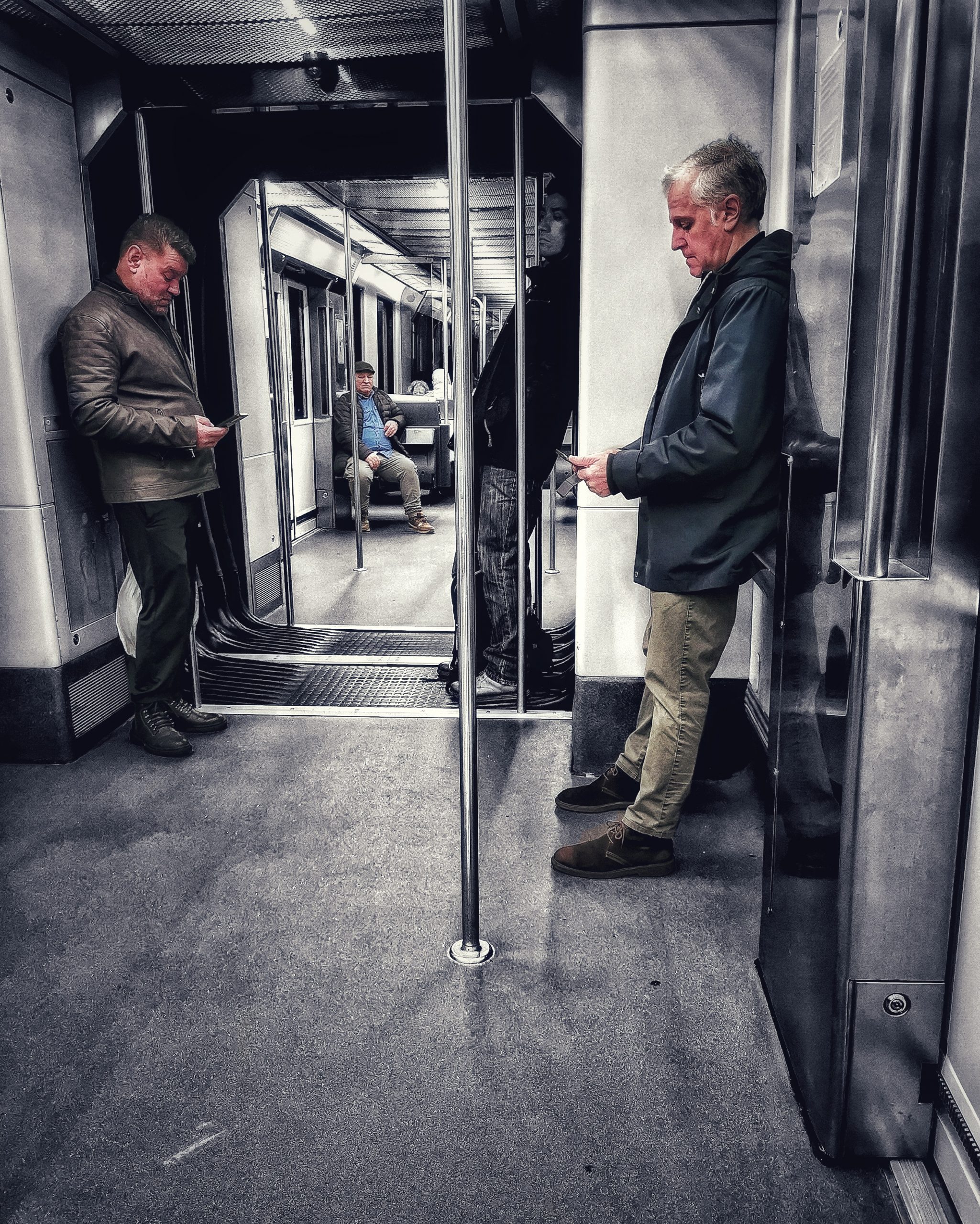 Jende – Gente 100 |  Historias Urbanas en el Metro | Fotografia Creativa movil Ibarakaldo