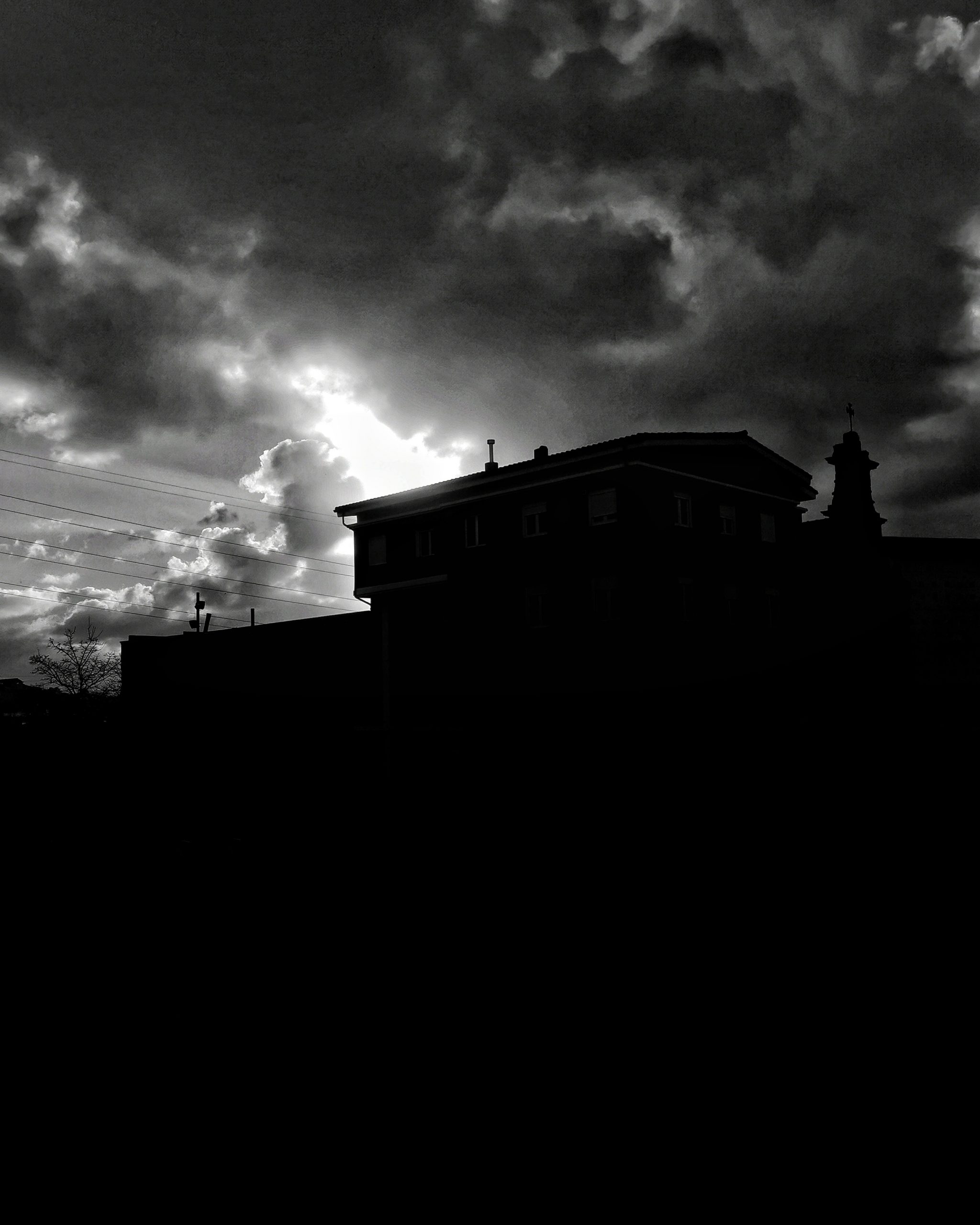 Into the darkness – Fotografía creativa móvil en Barakaldo | Ibarakaldo