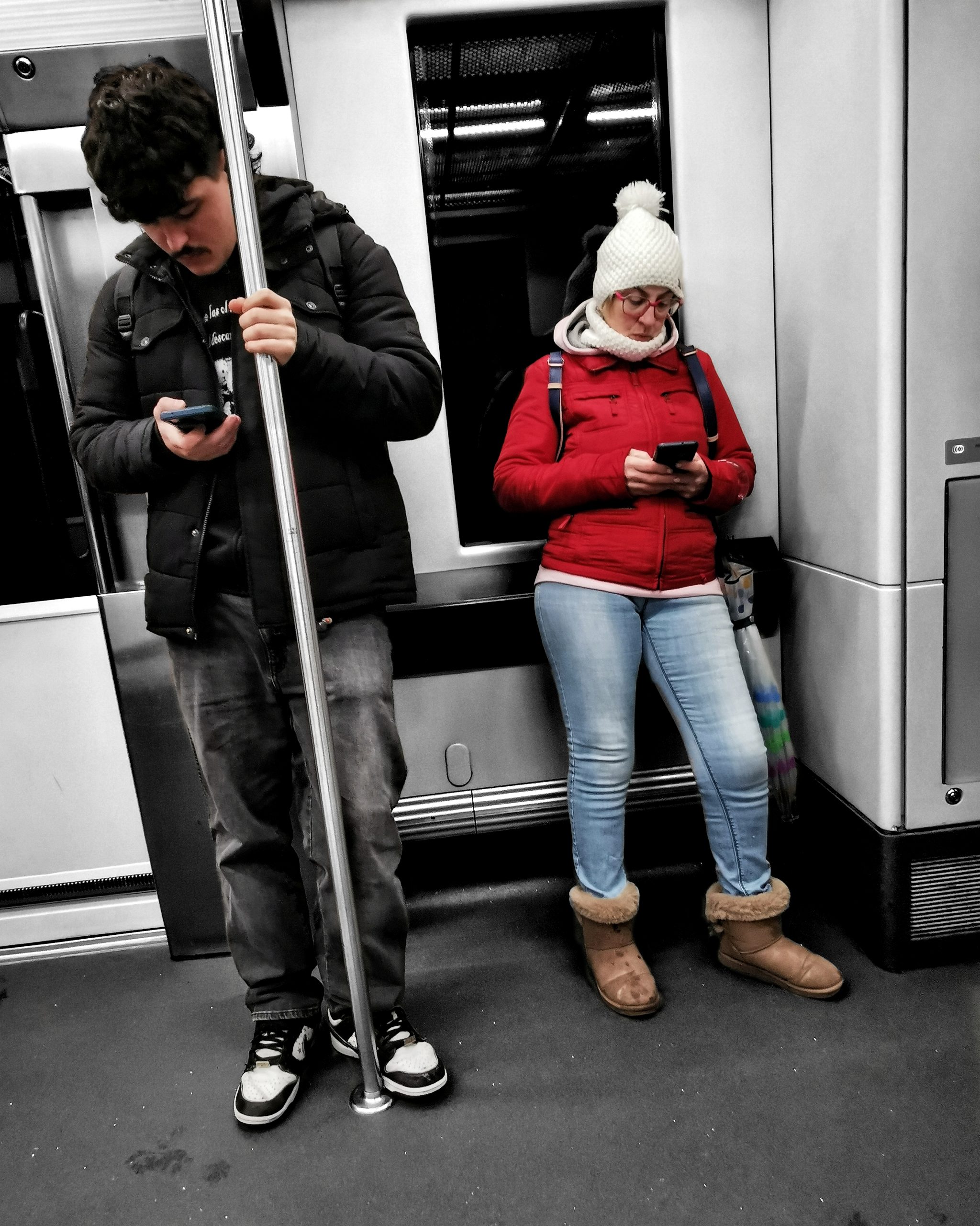 Jende – Gente 102   |  Historias Urbanas en el Metro | Fotografia Creativa movil Ibarakaldo