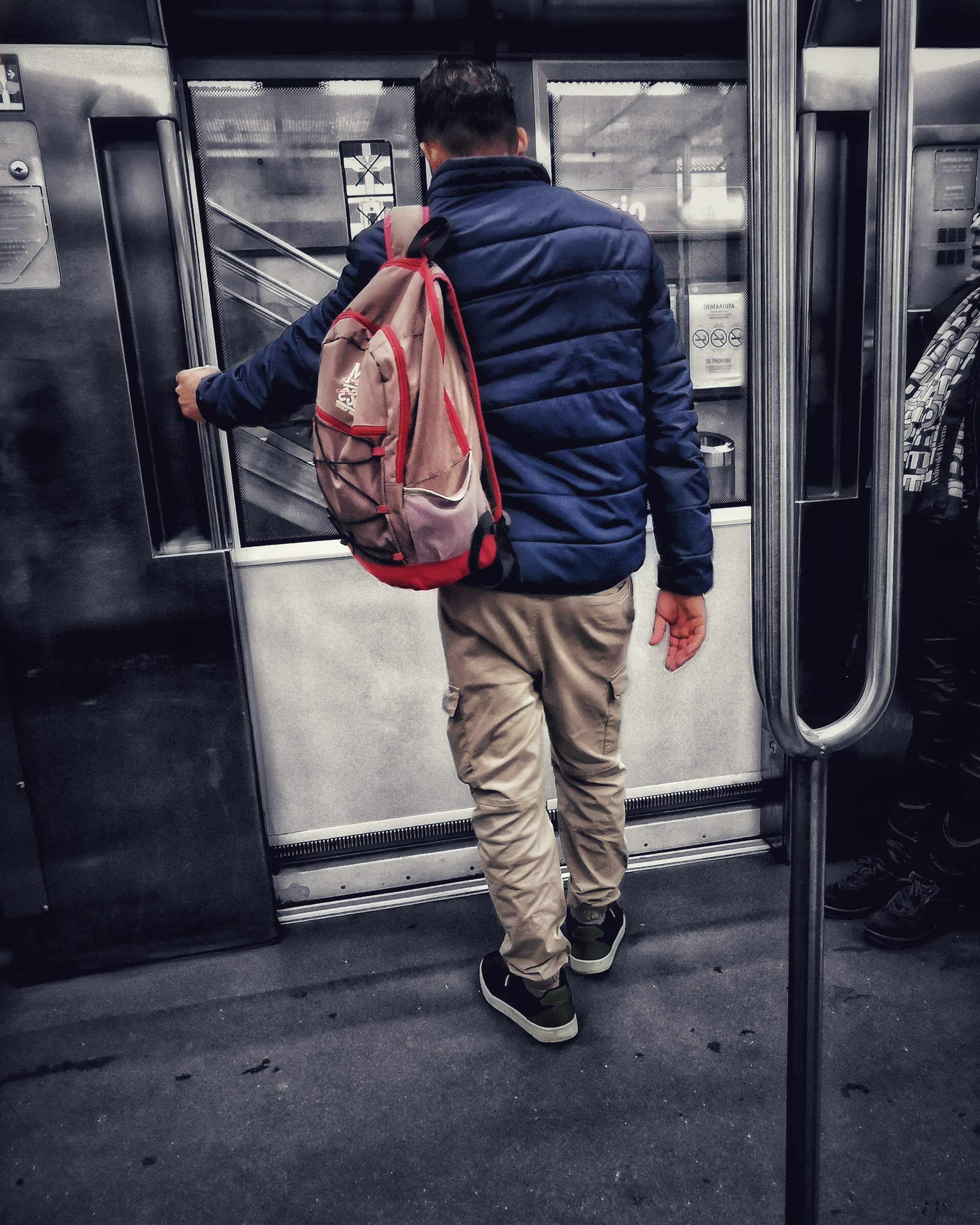 Jende – Gente 104 |  Historias Urbanas en el Metro | Fotografia Creativa movil Ibarakaldo