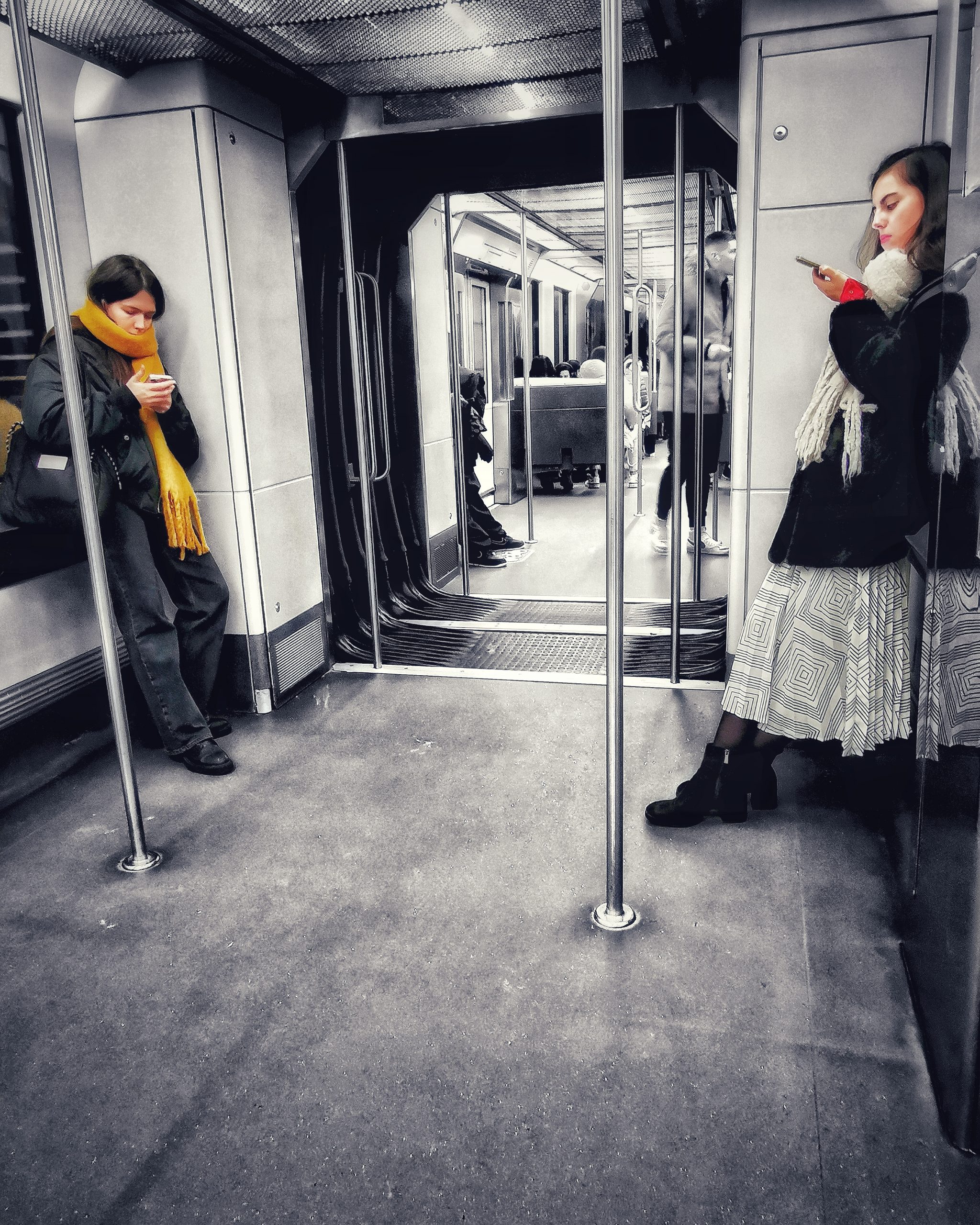 Jende – Gente 105  |  Historias Urbanas en el Metro | Fotografia Creativa movil Ibarakaldo