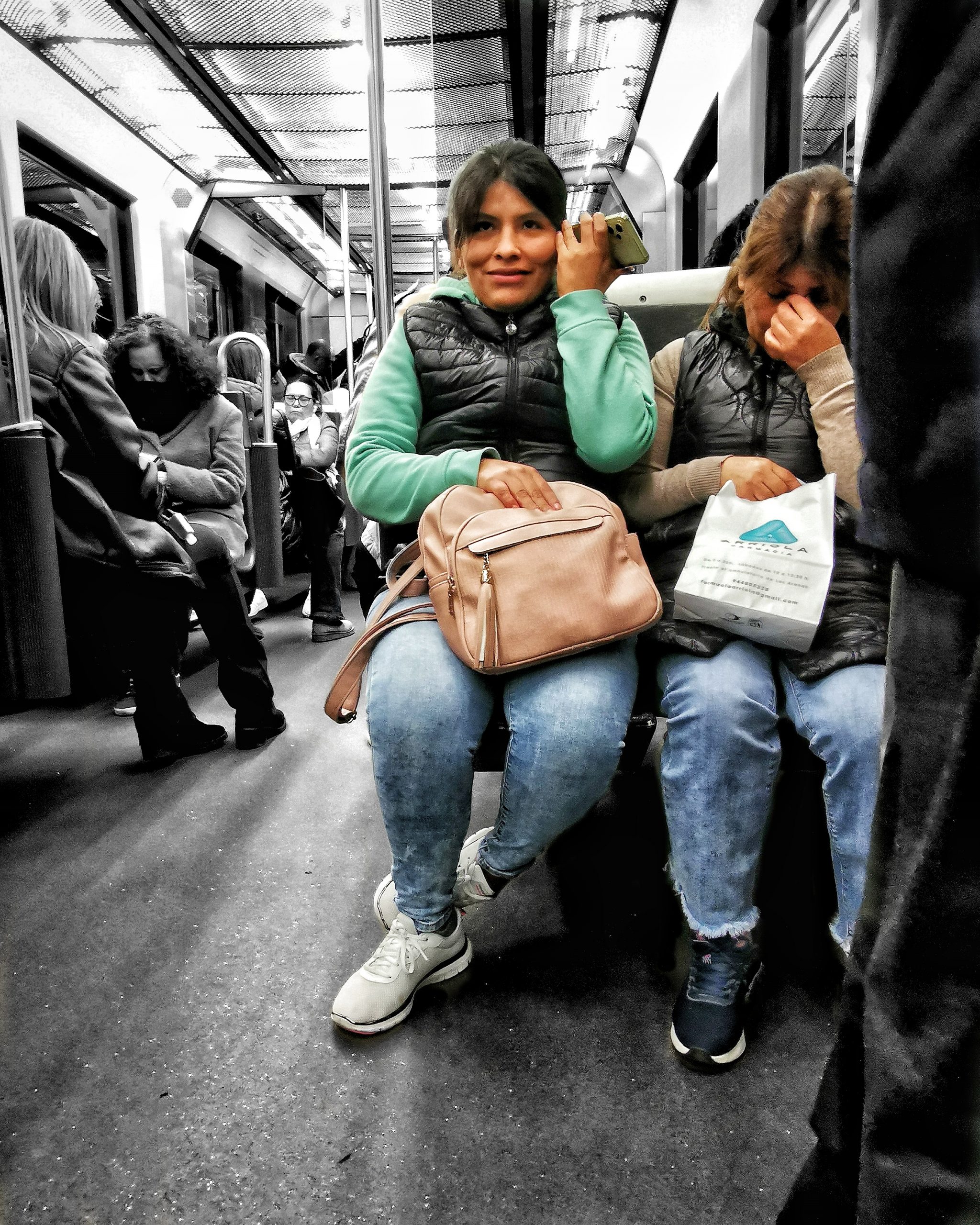 Jende – Gente 107  |  Historias Urbanas en el Metro | Fotografia Creativa movil Ibarakaldo