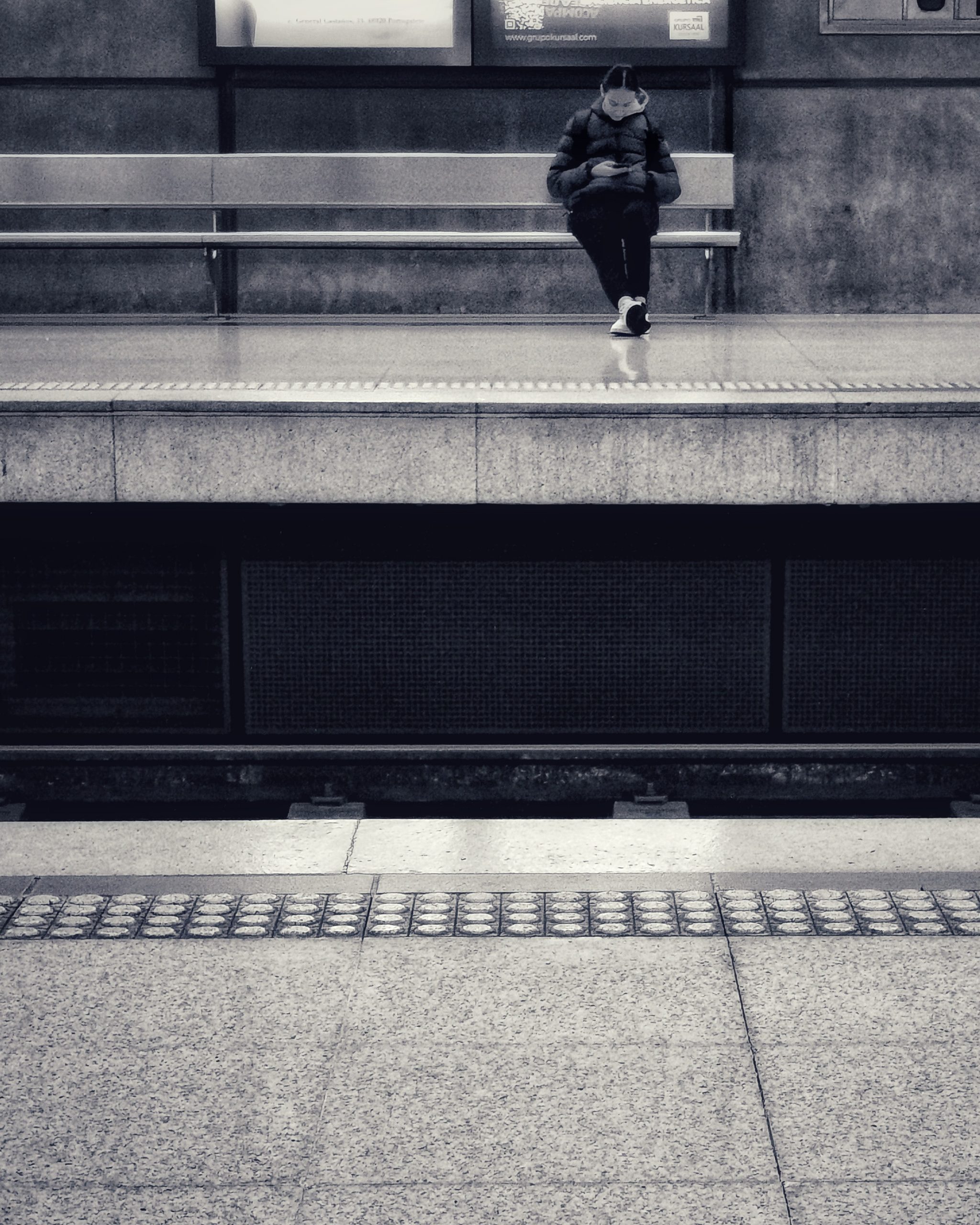 Metro Barakaldo. Sala de espera | Fotografía creativa móvil en Barakaldo | Ibarakaldo