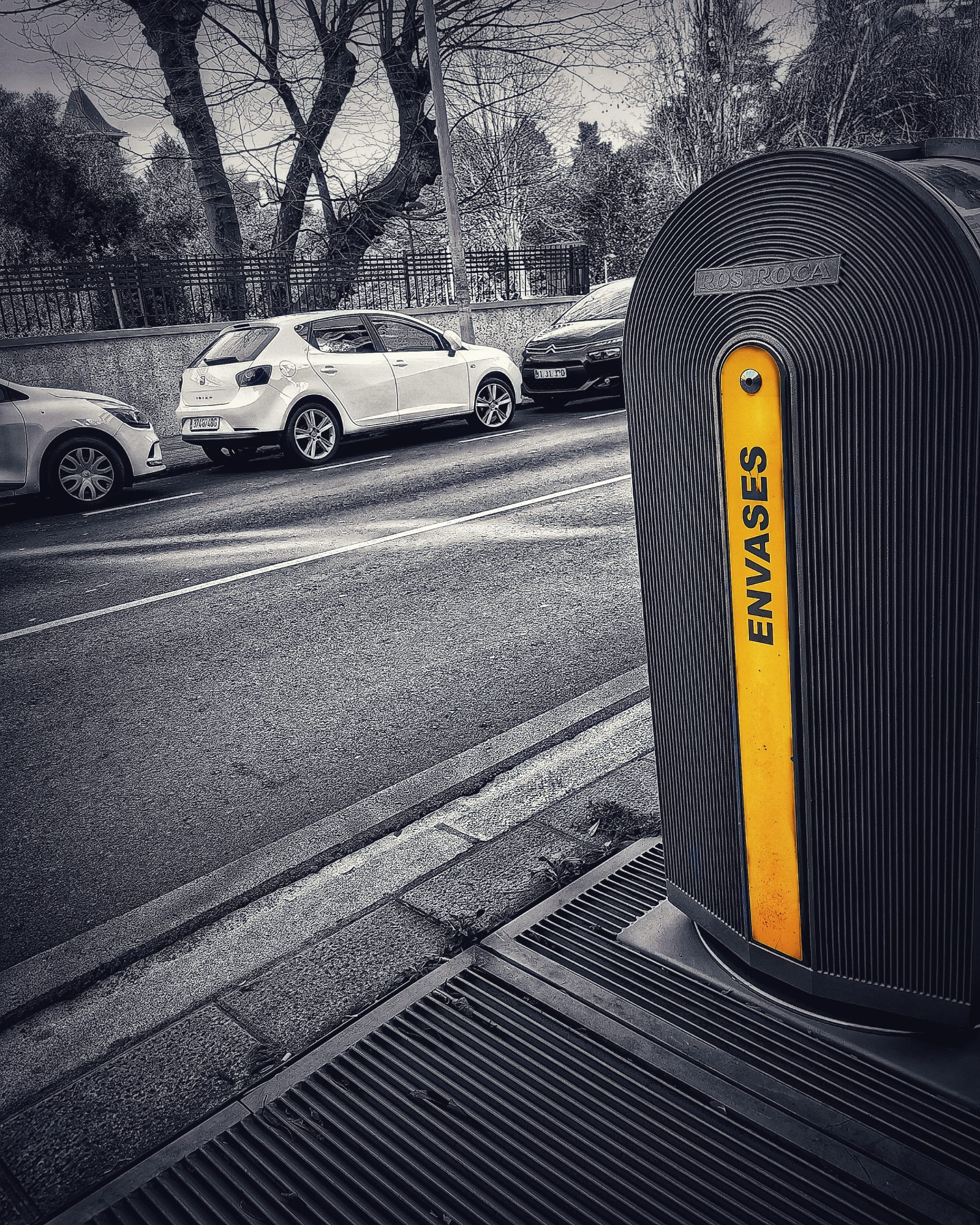 Desaturado Selectivo | Reciclaje | Momentos Splash (Cut Out). Fotografía Creativa Ibarakaldo