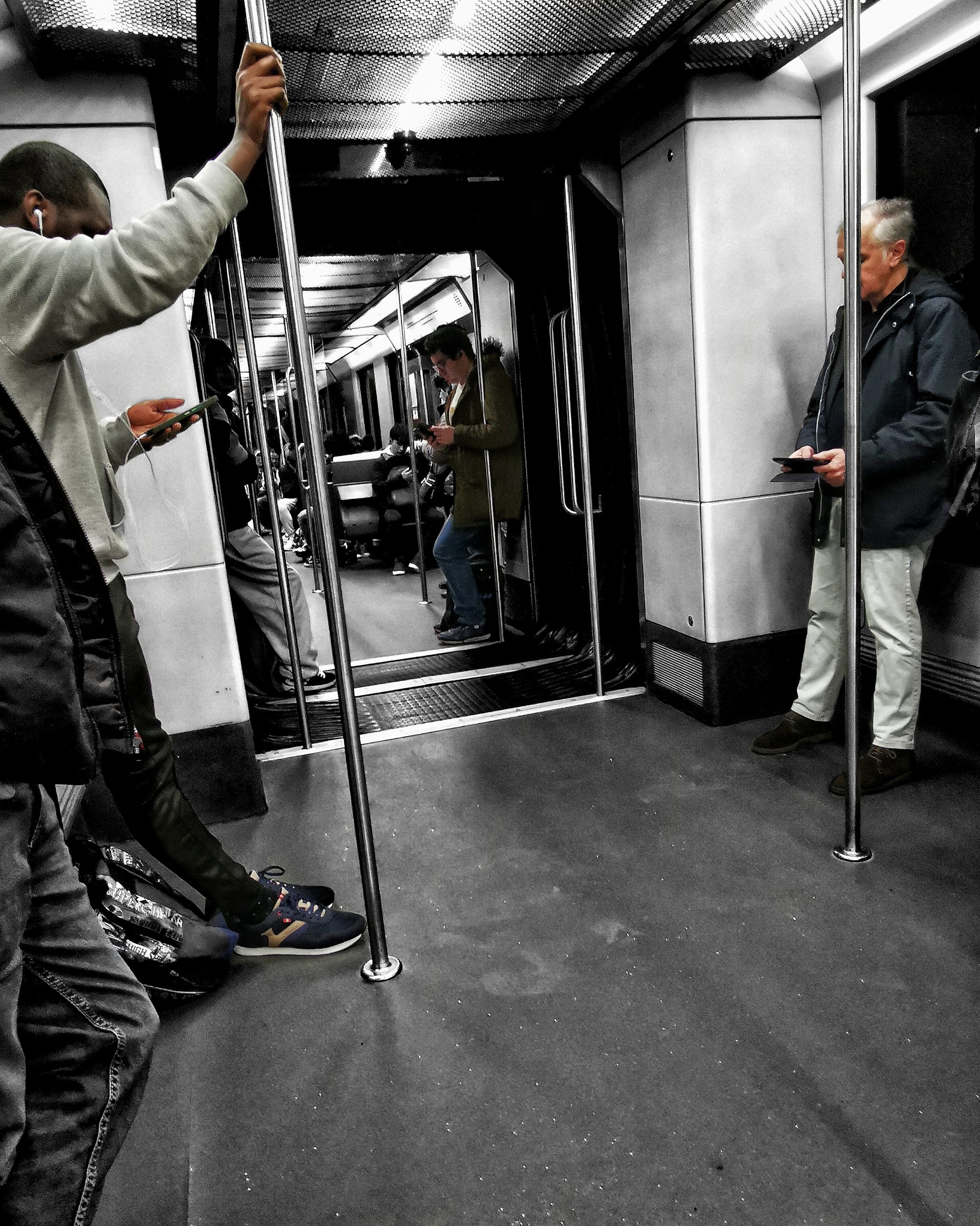 Jende – Gente 108  |  Historias Urbanas en el Metro | Fotografia Creativa movil Ibarakaldo