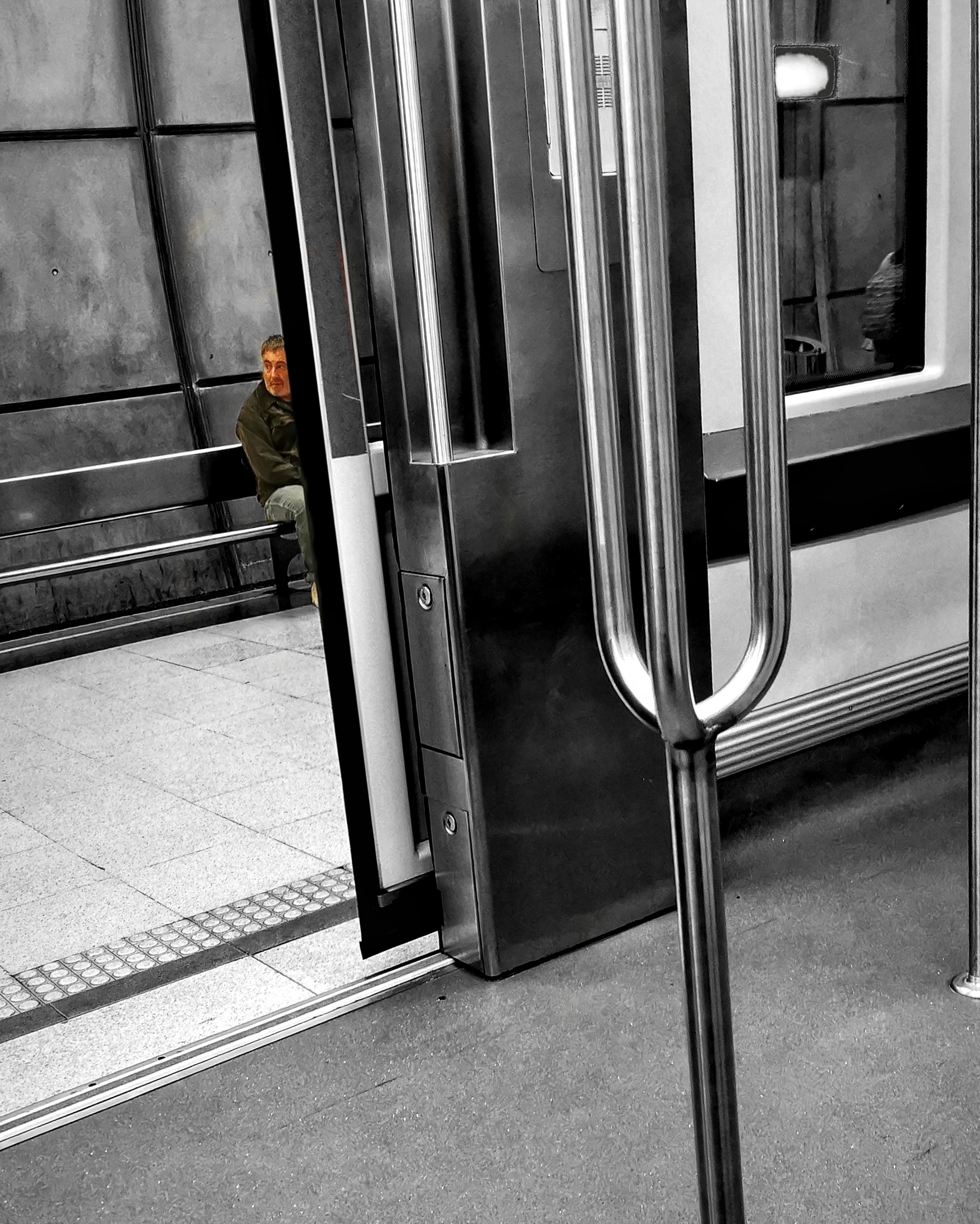 Jende – Gente 110  |  Historias Urbanas en el Metro | Fotografia Creativa movil Ibarakaldo