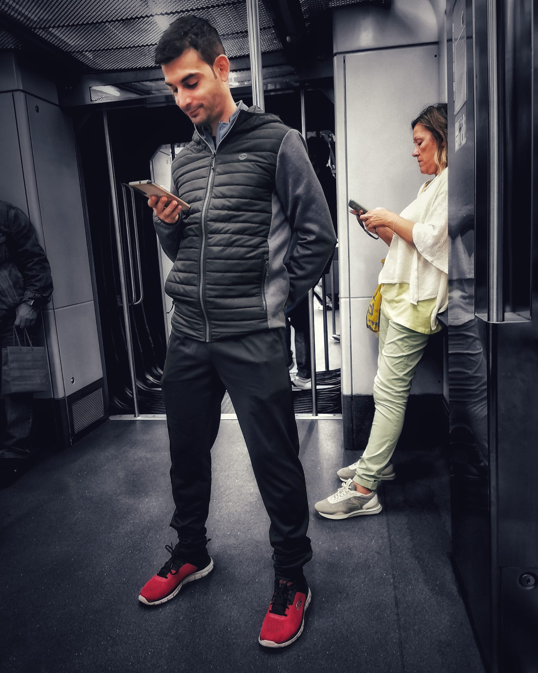 Jende – Gente 109  |  Historias Urbanas en el Metro | Fotografia Creativa movil Ibarakaldo