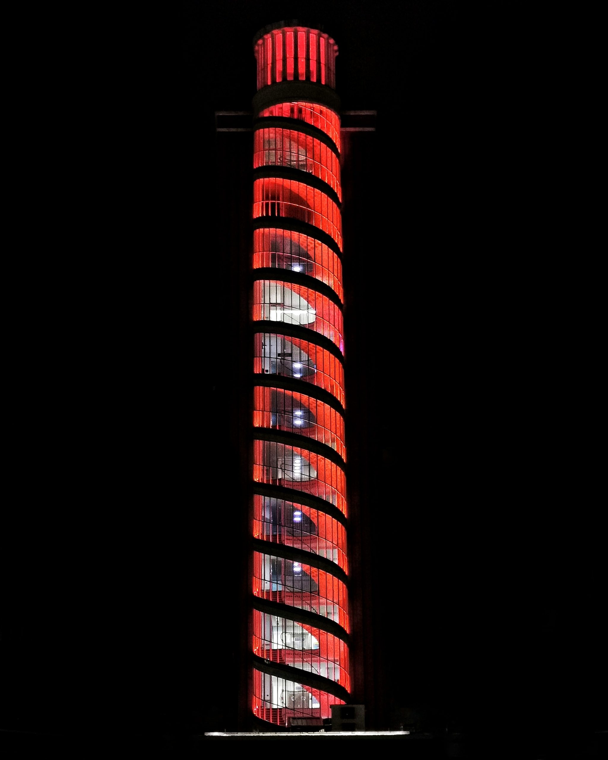 Desaturado Selectivo | El faro de Cruces | Momentos Splash (Cut Out). Fotografía Creativa Ibarakaldo