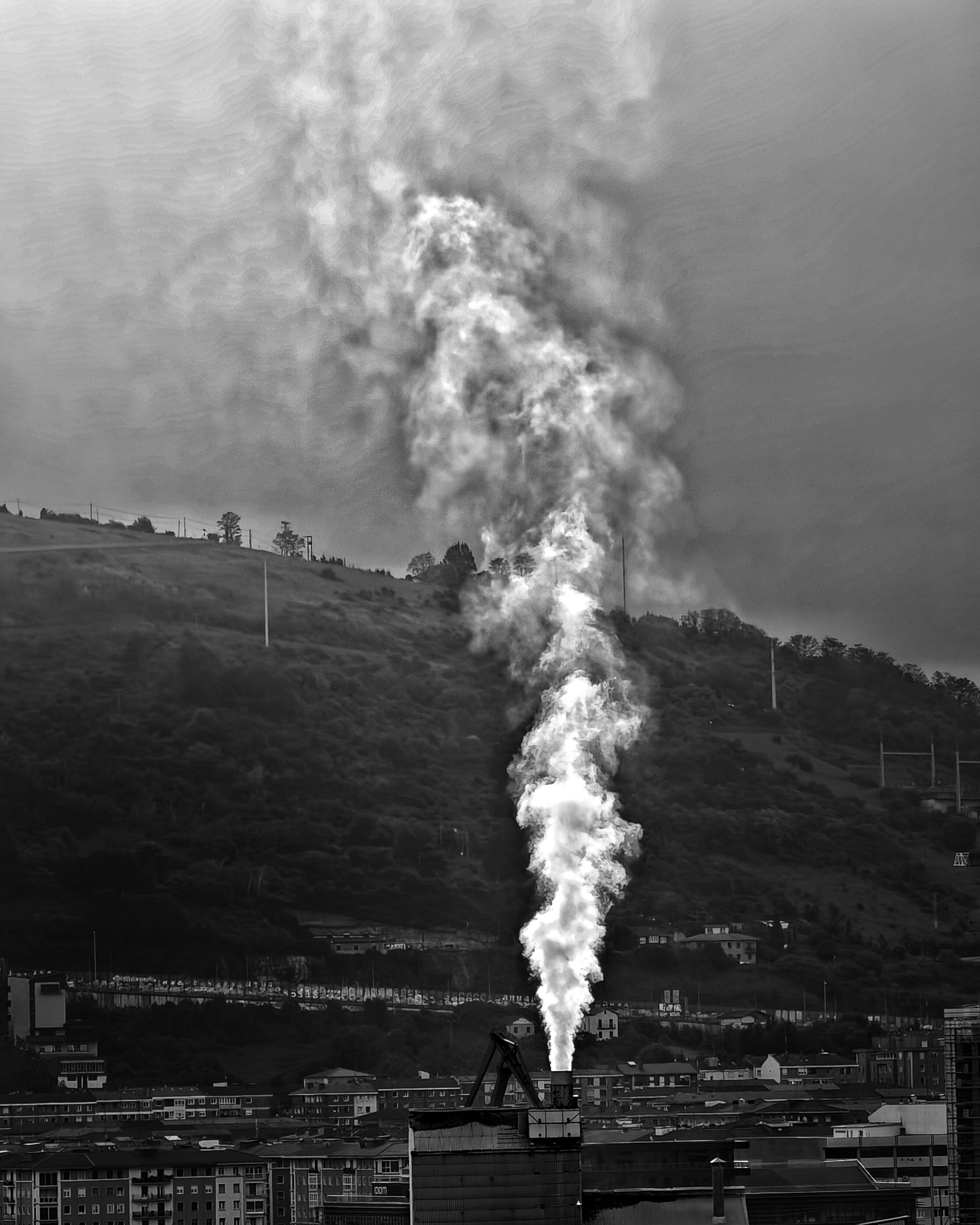 Fumata Blanca… – Fotografía creativa móvil en Barakaldo | Ibarakaldo