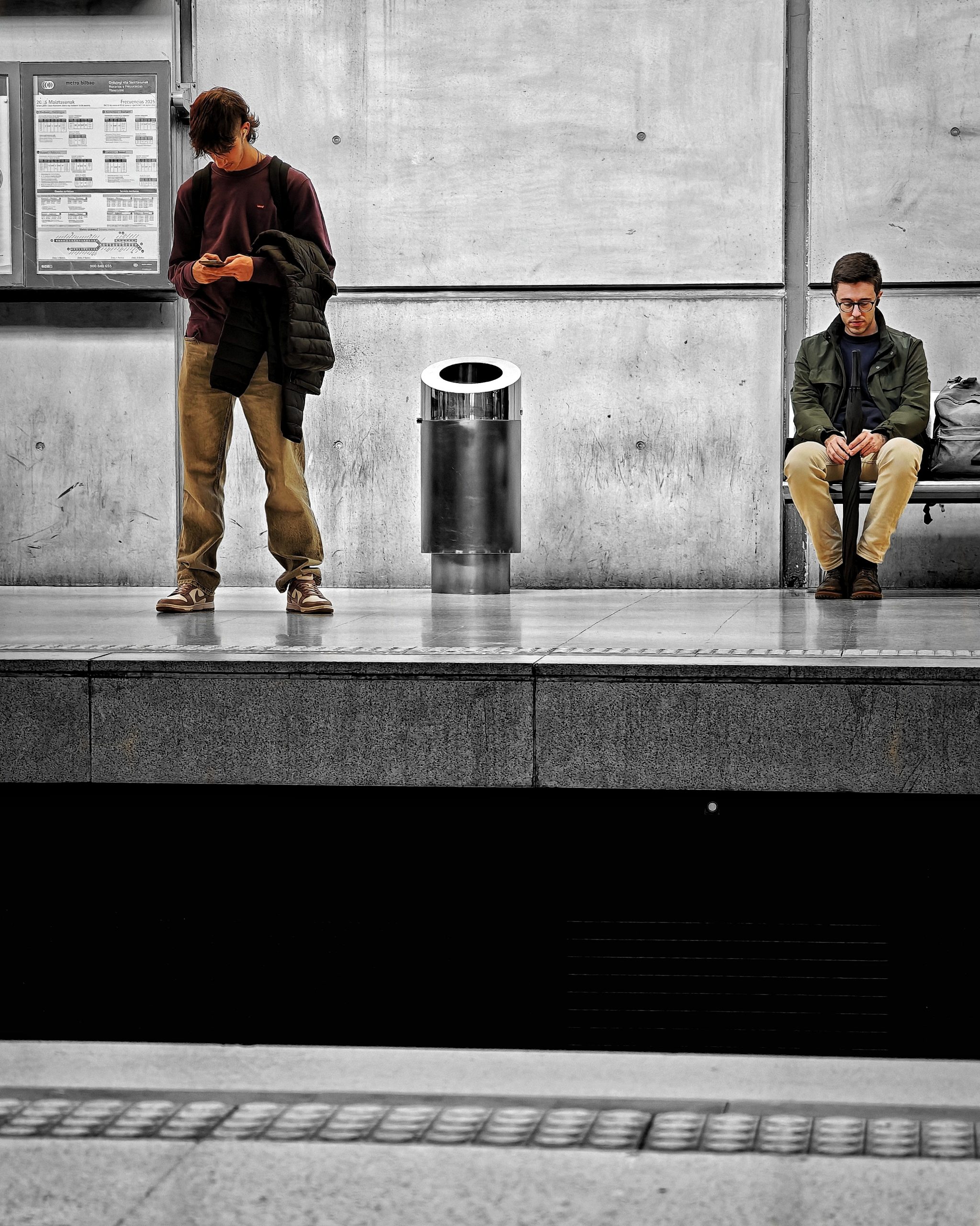 Metro Bilbao. Día a Dia 4  |  Historias Urbanas en el Metro | Fotografia Creativa movil Ibarakaldo