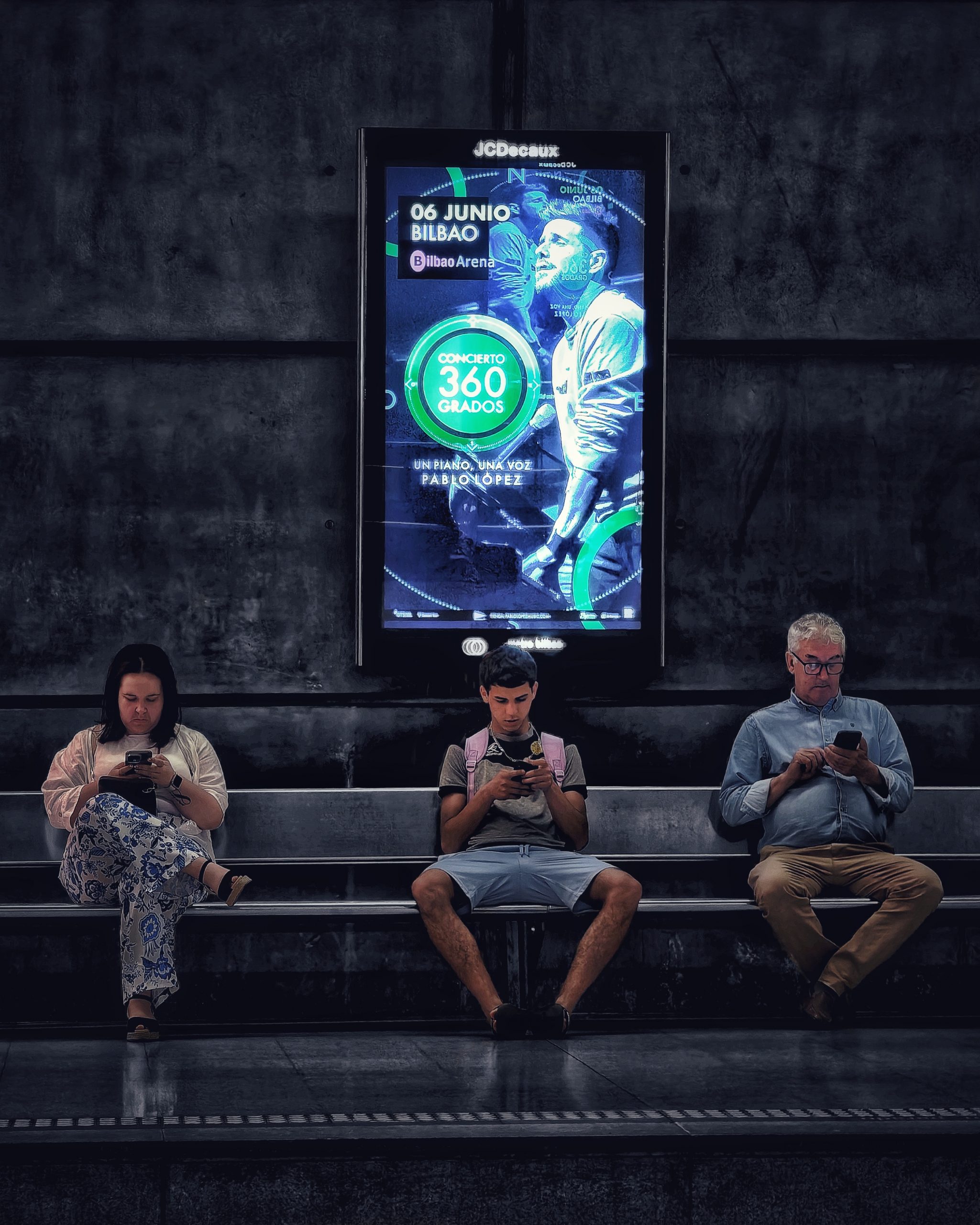 Just the Moment… |  Historias Urbanas en el Metro | Fotografia Creativa movil Ibarakaldo