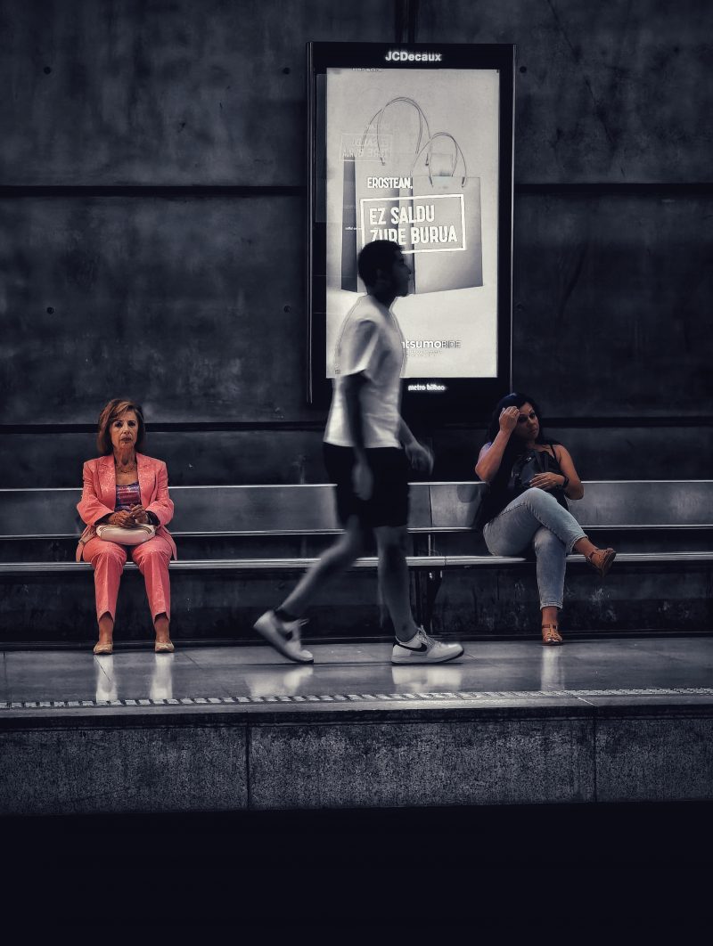 Metro Bilbao. Día a Dia 5  |  Historias Urbanas en el Metro | Fotografia Creativa movil Ibarakaldo