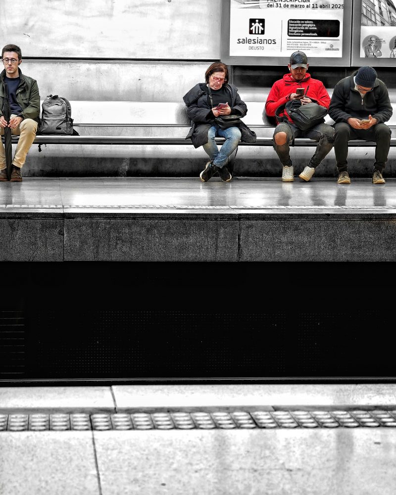 Metro Bilbao. Día a Dia 6 |  Historias Urbanas en el Metro | Fotografia Creativa movil Ibarakaldo