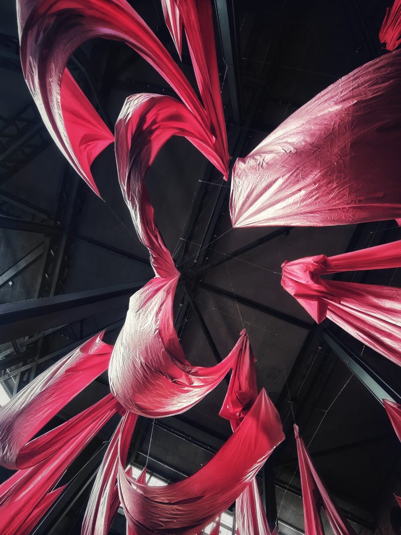 My house is your house… Chiharu Shiota @AzkunaZentroa Exposicion | Momentos Splash (Cut Out). Fotografía Creativa Ibarakaldo