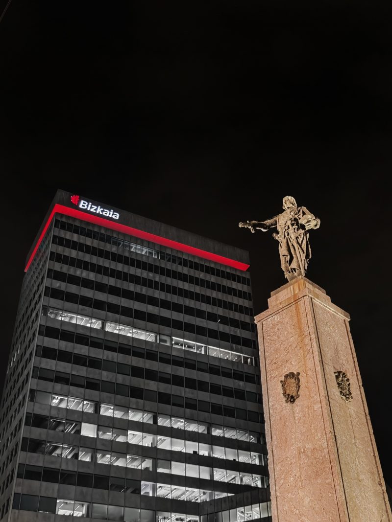 BILBAO y sus Simbolos … | Momentos Splash (Cut Out). Fotografía Creativa Ibarakaldo