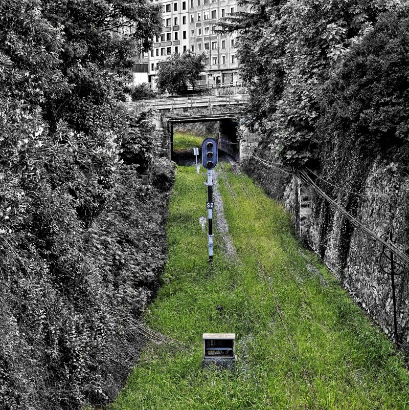 Desaturado Selectivo |  Abandono… | Momentos Splash (Cut Out). Fotografía Creativa Ibarakaldo