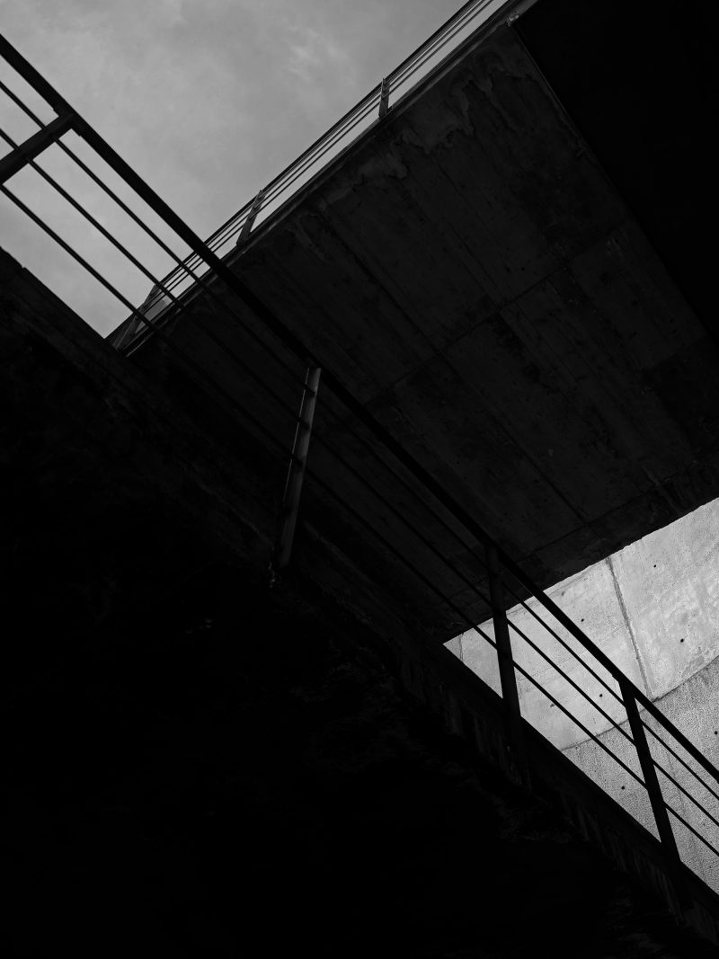 Explorando la simetría del caos – Fotografía creativa móvil en Barakaldo | Ibarakaldo