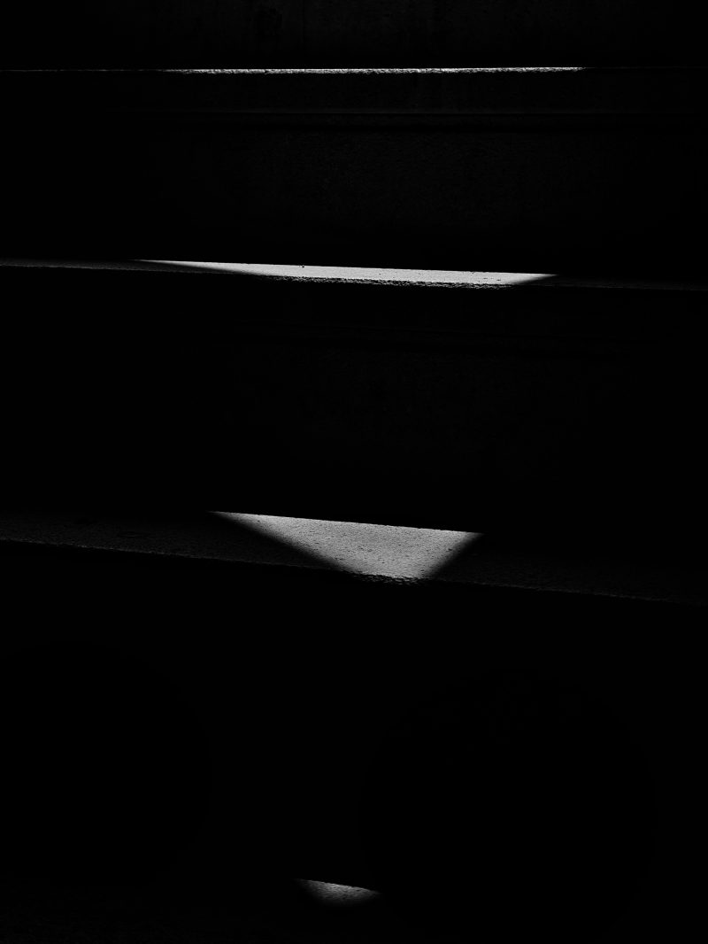 Geometría de Luz y Sombra  – Fotografía creativa móvil en Barakaldo | Ibarakaldo