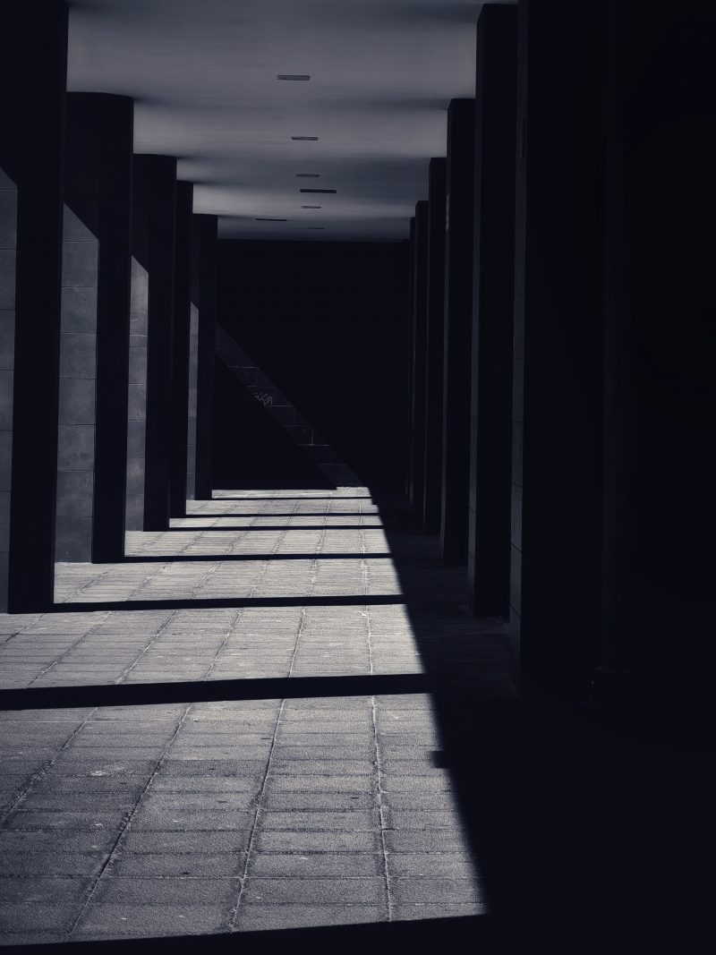 Arquitectura de la Melancolía – Fotografía creativa móvil en Barakaldo | Ibarakaldo