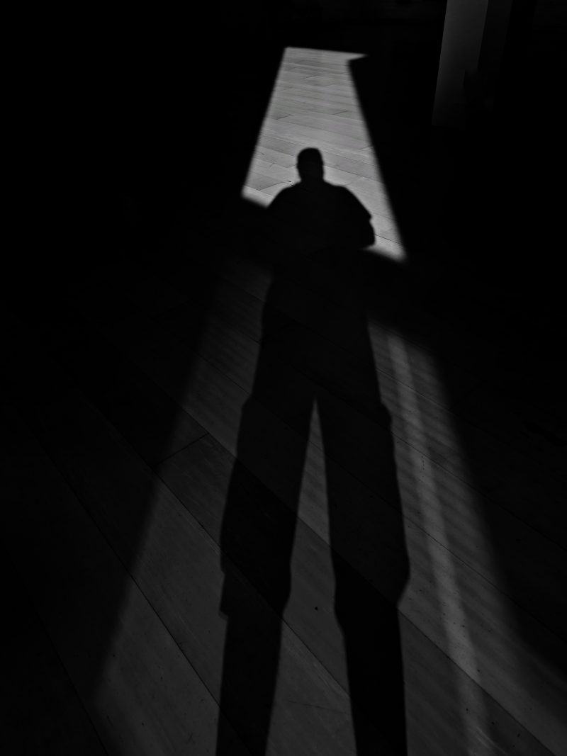 El Umbral de la Sombra – Fotografía creativa móvil en Barakaldo | Ibarakaldo