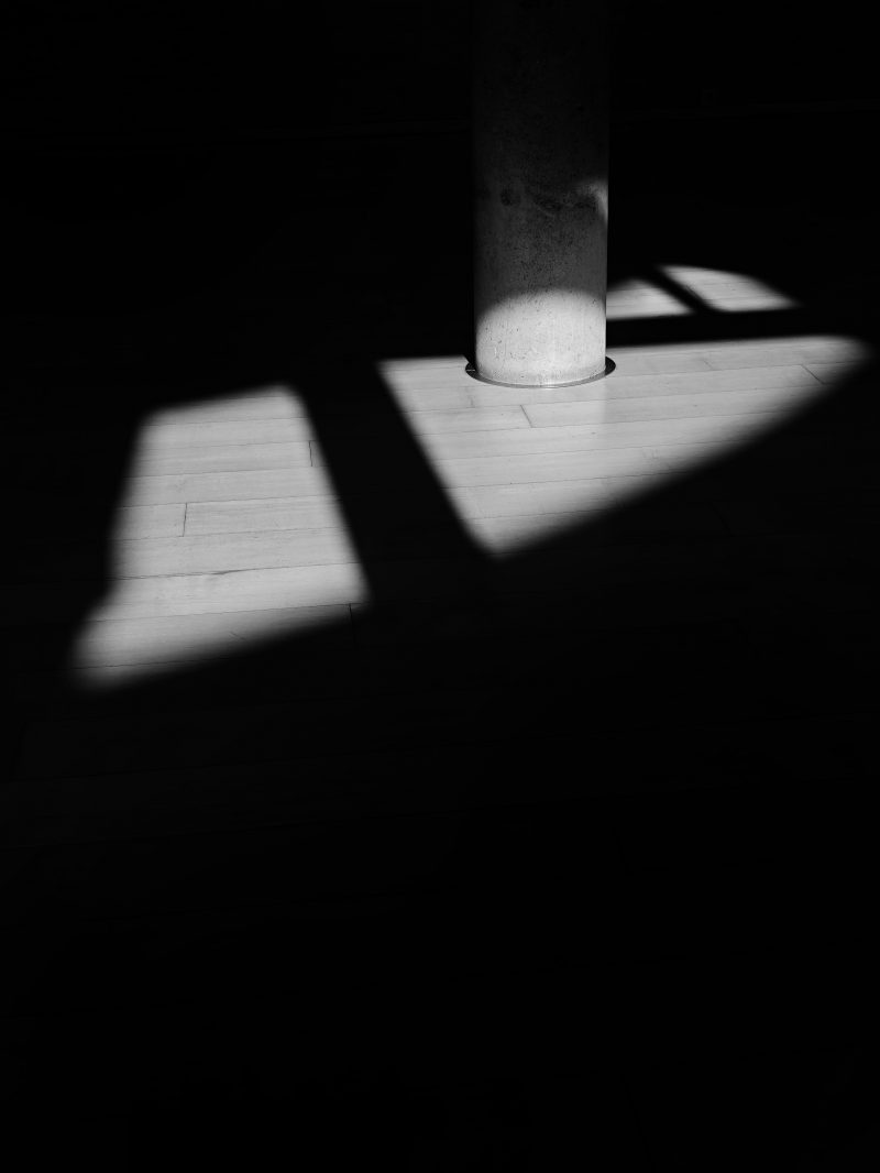 Silencio Geométrico | Fotografía creativa móvil en Barakaldo | Ibarakaldo