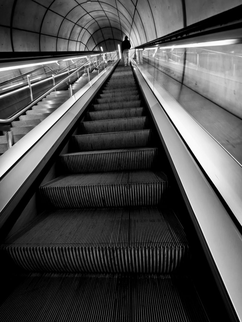 Metro Barakaldo 31 –  Solo un Paso más… – Fotografía creativa móvil en Barakaldo | Ibarakaldo