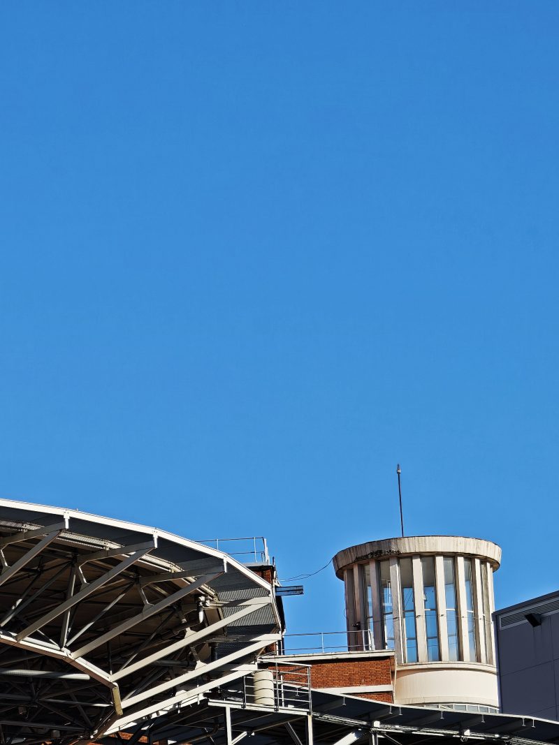 Contraste. Antiguo Vs Moderno … – Fotografía creativa móvil en Barakaldo | Ibarakaldo