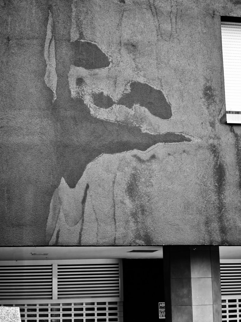 Somebody’s Watching Me 3 – Fotografía creativa móvil en Barakaldo | Ibarakaldo