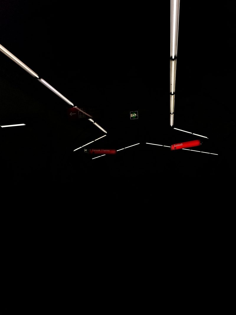 Metro Barakaldo 32 –  Vectores de Luz – Fotografía creativa móvil en Barakaldo | Ibarakaldo