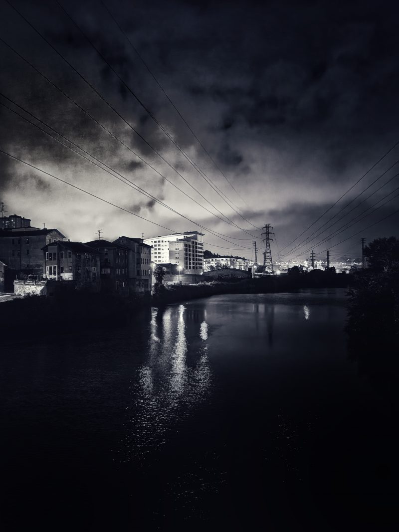 Sombras sobre el AGUA – Fotografía creativa móvil en Barakaldo | Ibarakaldo