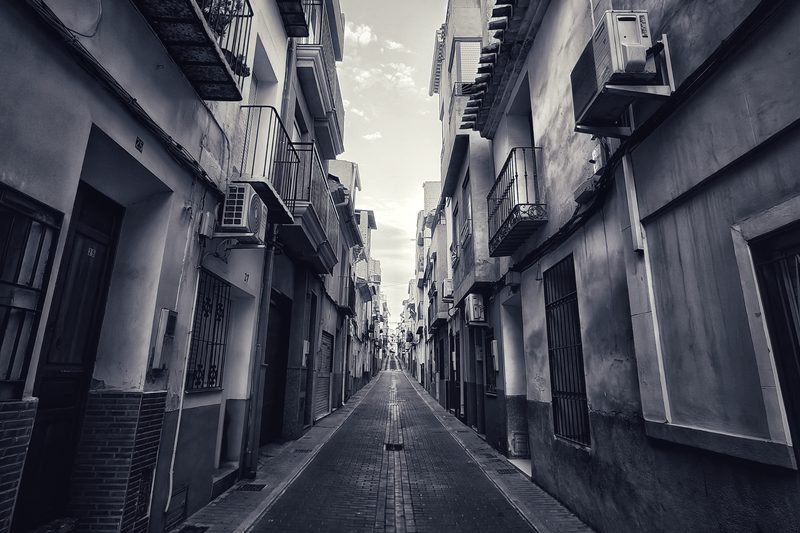 Convergencia en Sombra – Fotografía creativa móvil en Abaran | Ibarakaldo